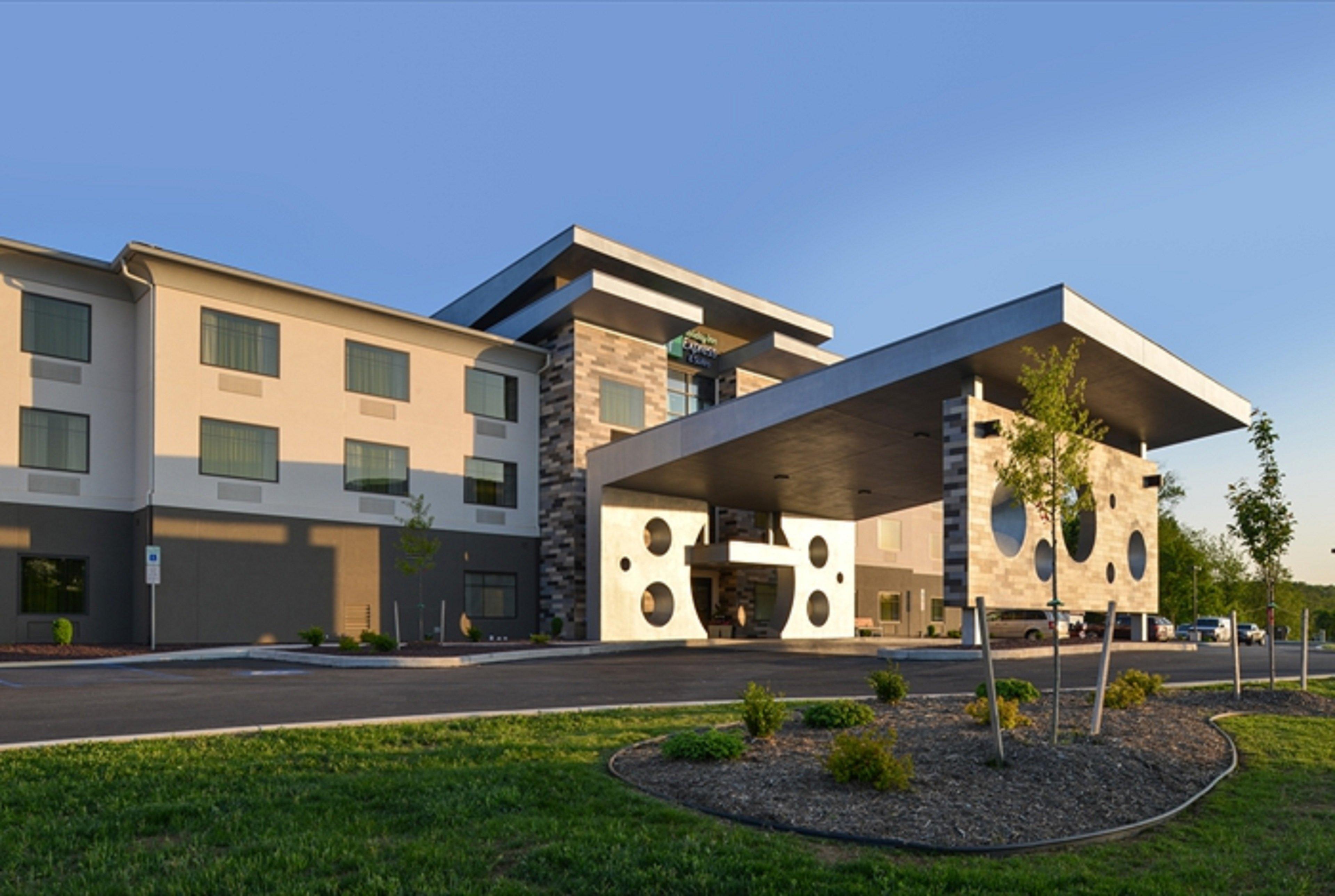Holiday Inn Express & Suites Shippensburg By Ihg Exterior photo