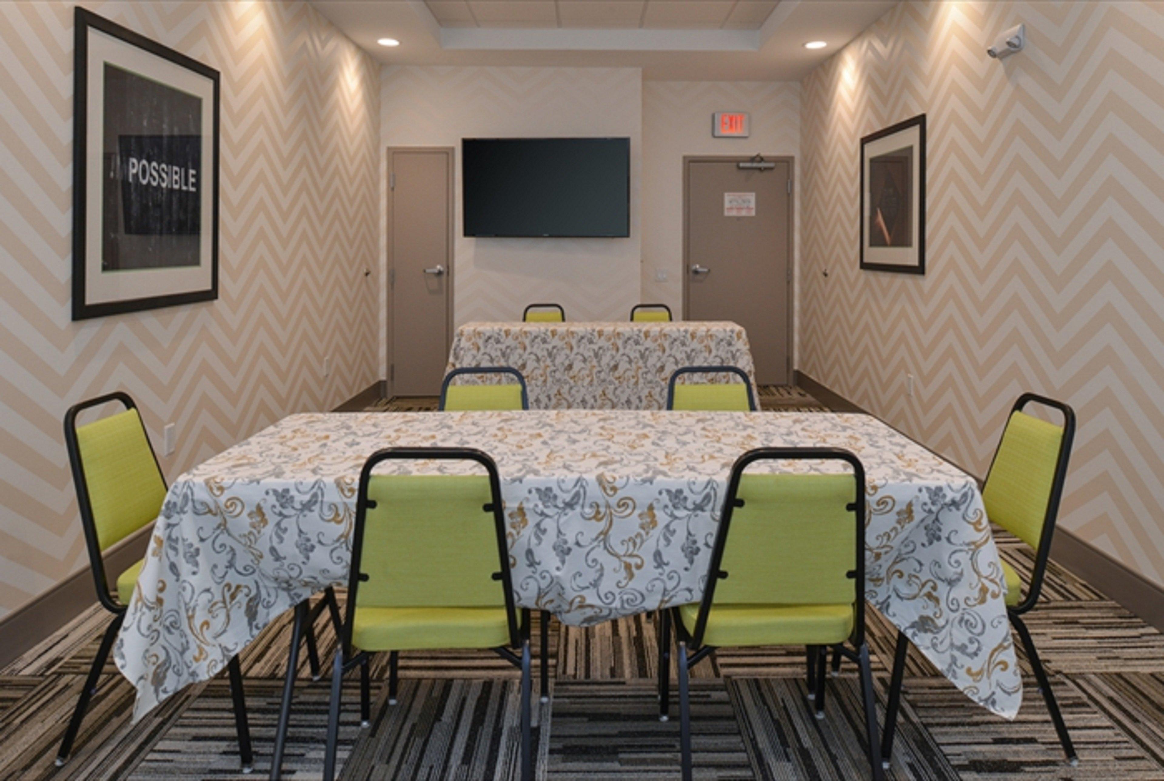 Holiday Inn Express & Suites Shippensburg By Ihg Exterior photo